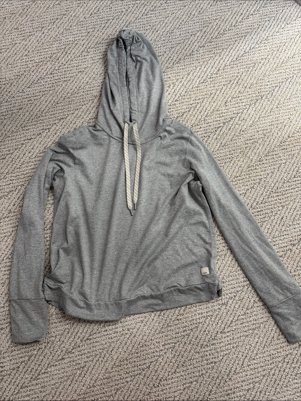 Vuori women’s Gray Hooded Pullover Sweater